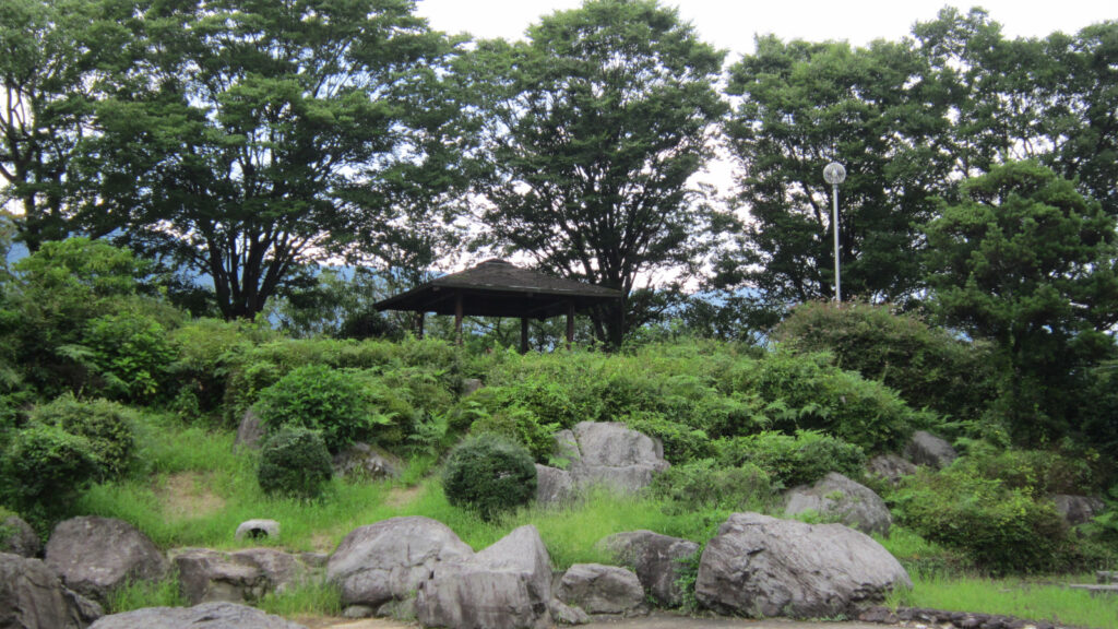 田主丸中央公園内の庭園