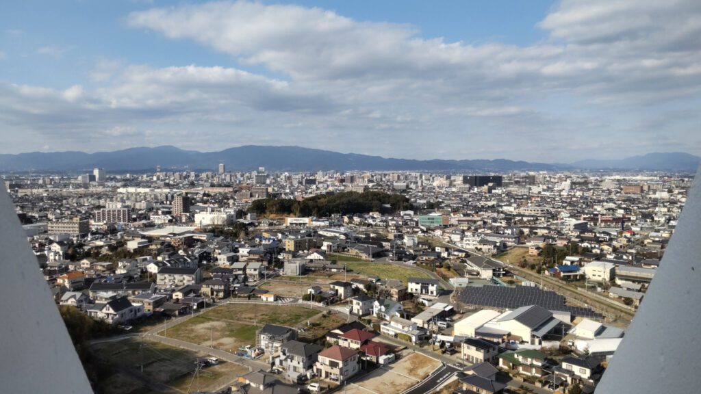 救世慈母大観音像の展望窓からの眺め